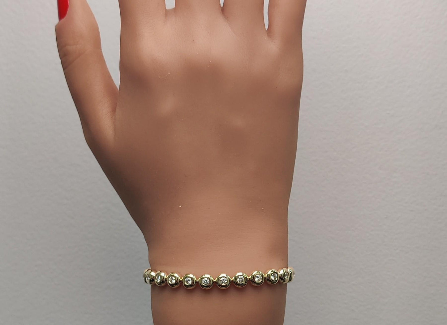 Natural White Round Diamond 2.31 Carat TW Yellow Gold Tennis Bracelet