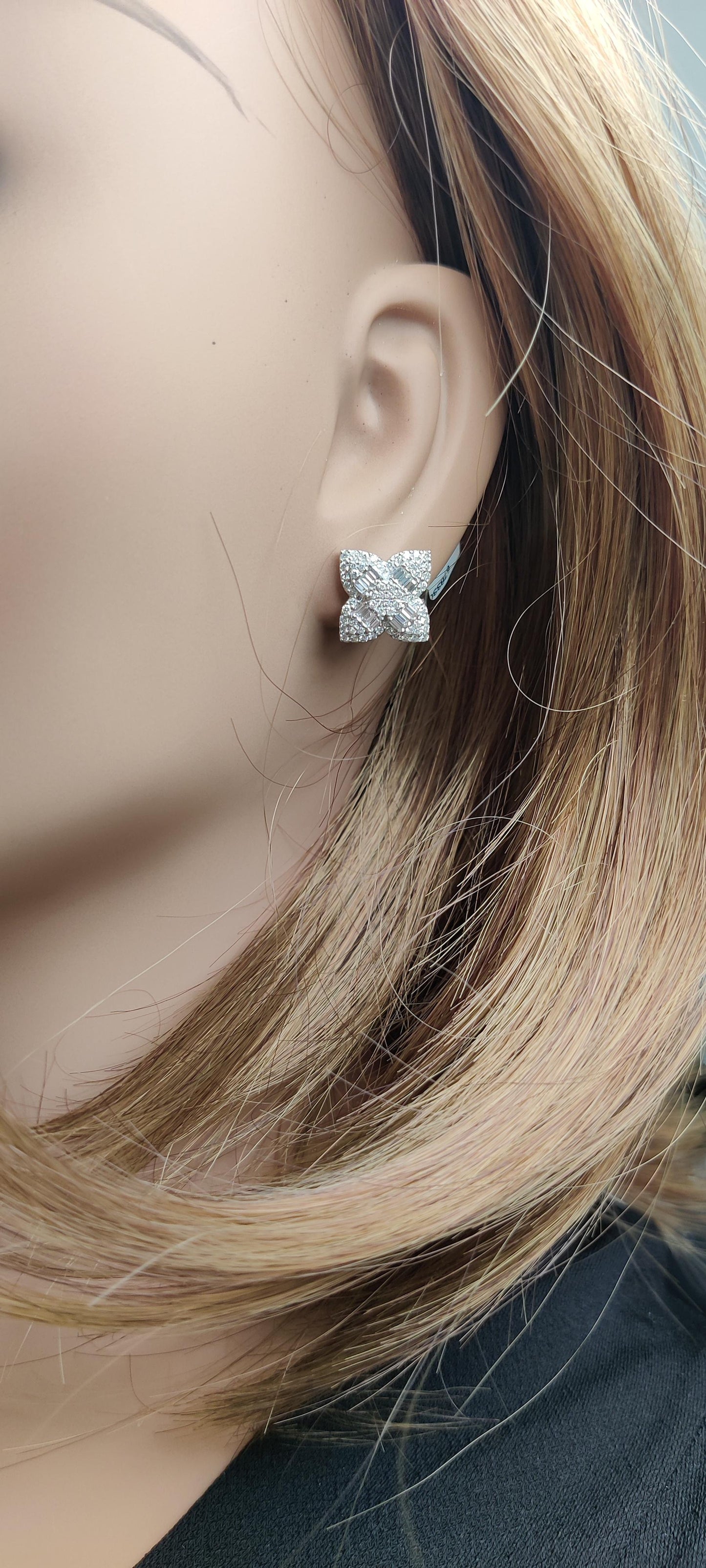 Natural White Baguette Diamond 1.00 Carat TW Gold Stud Earrings
