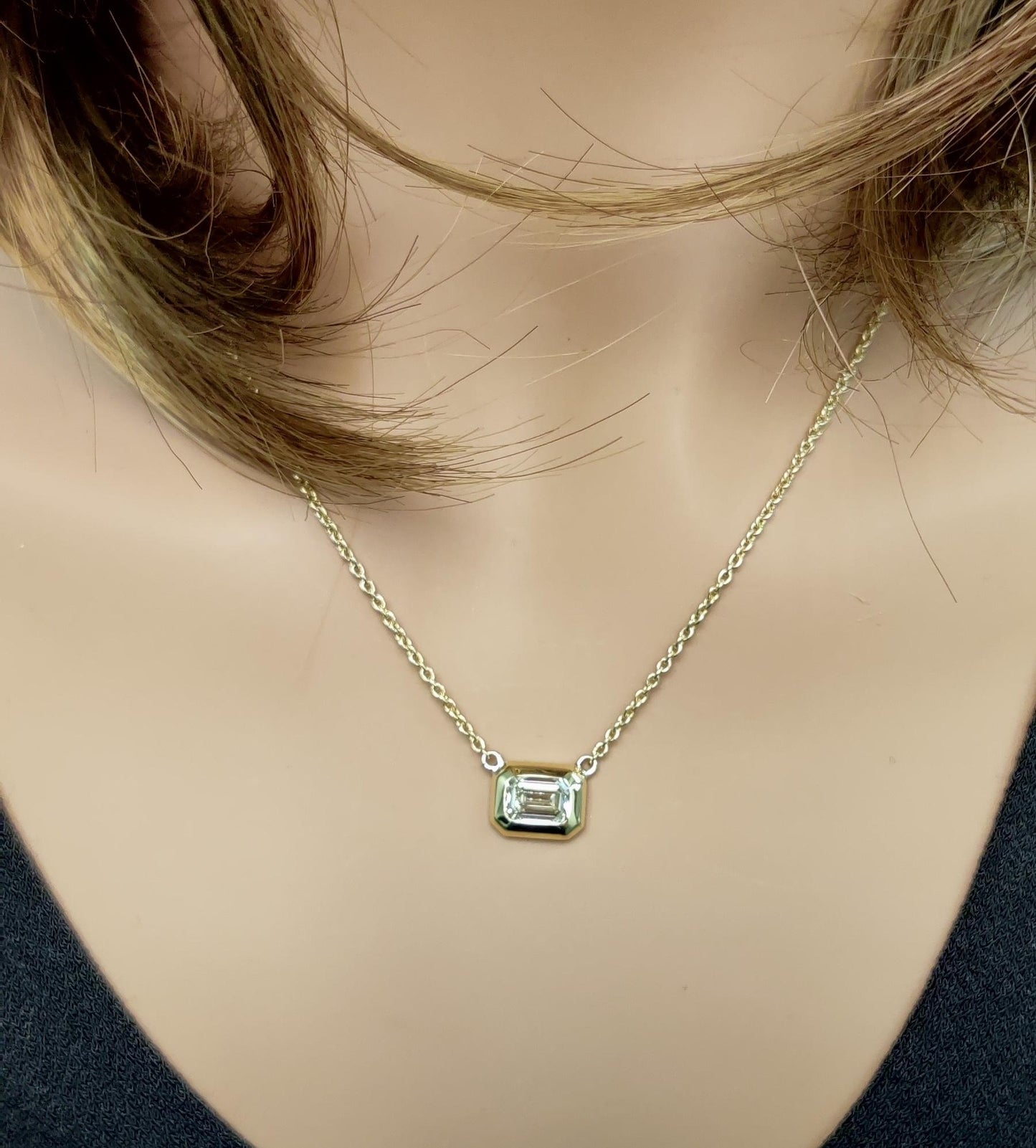Natural White Emerald Diamond 1.01 Carat Tw Yellow Gold Drop Necklace
