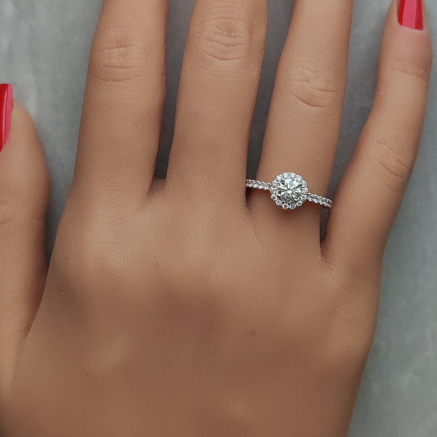 Natural White Round Diamond 0.90 Carat TW White Gold Engagement Ring