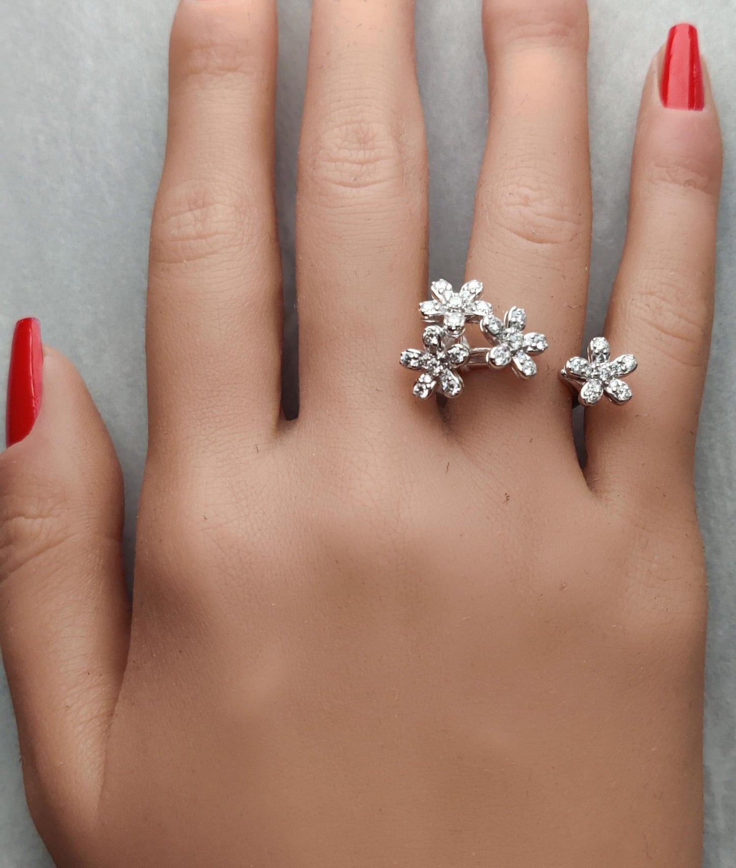 Natural White Round Diamond 0.92 Carat TW White Gold Cocktail Band