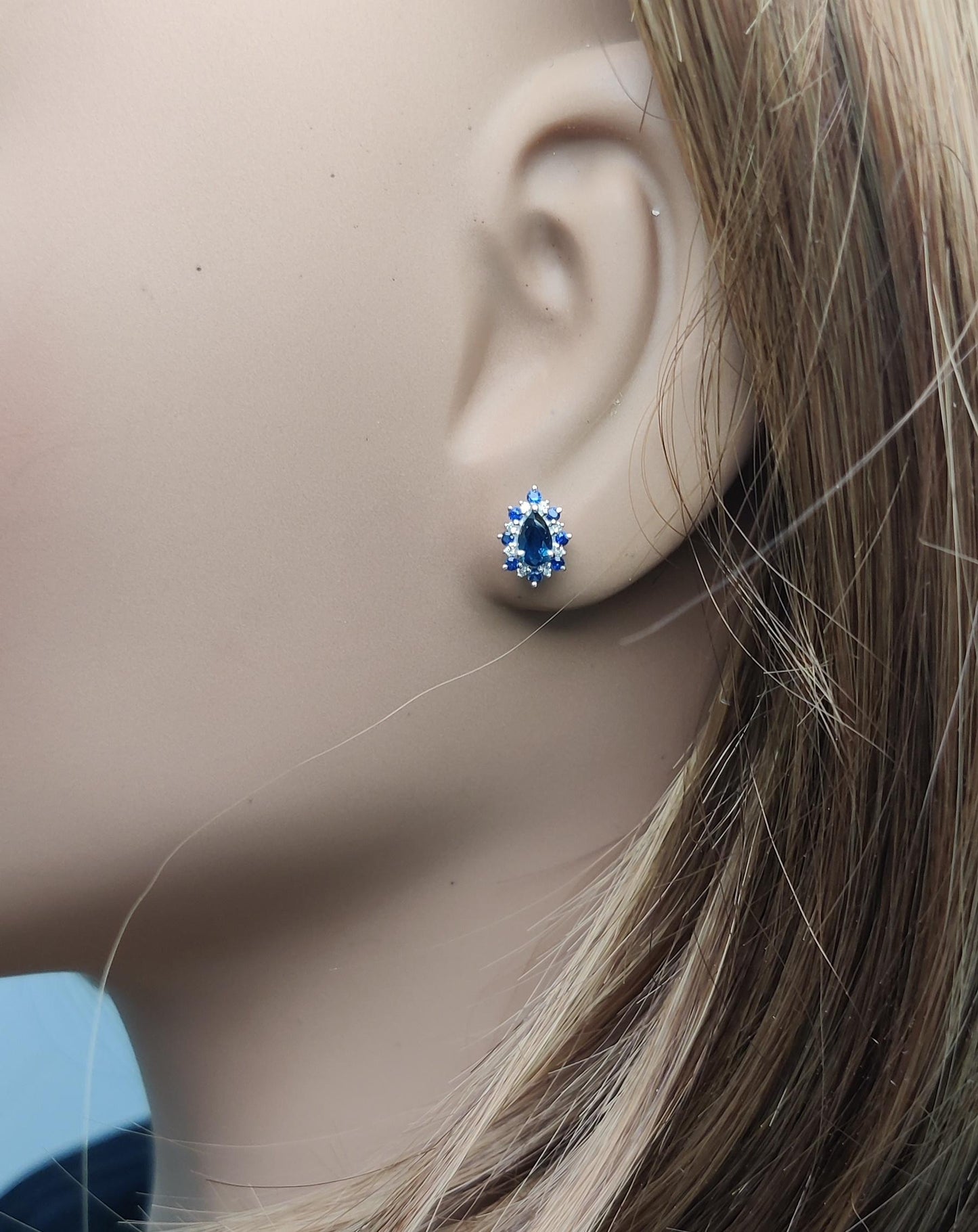 Natural Blue Pear Sapphire and White Diamond 0.82 Carat TW Gold Stud Earrings