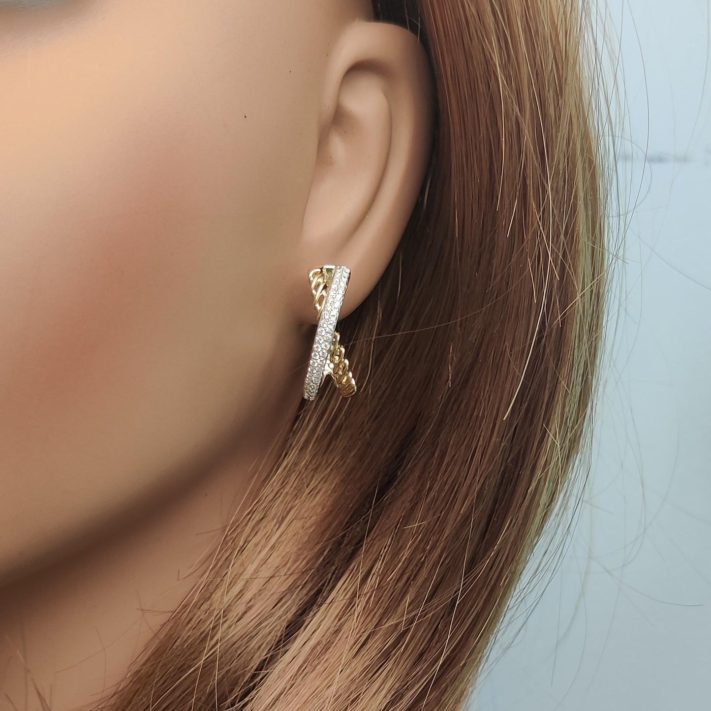 Natural White Round Diamond 0.90 Carat TW Gold Hoop Earrings