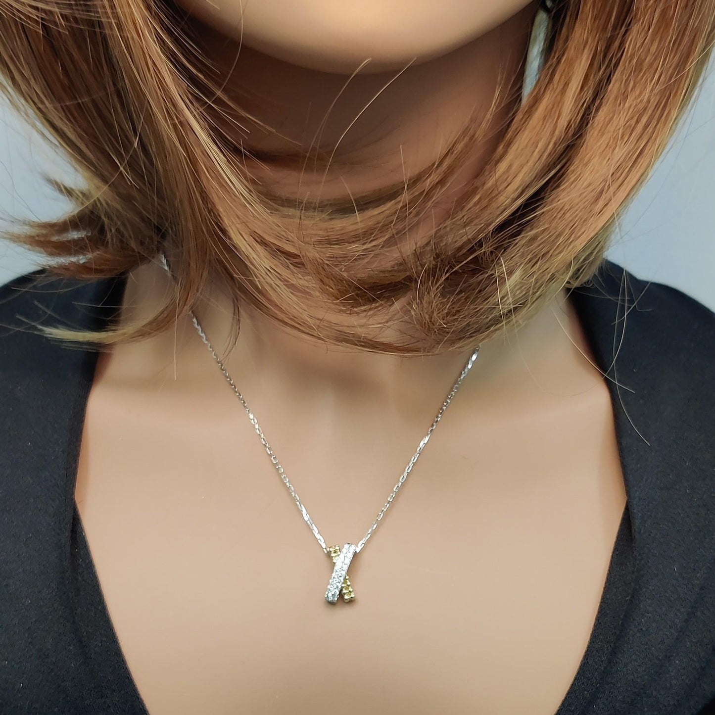 Natural White Round Diamond 0.26 Carat TW Gold Drop Pendant