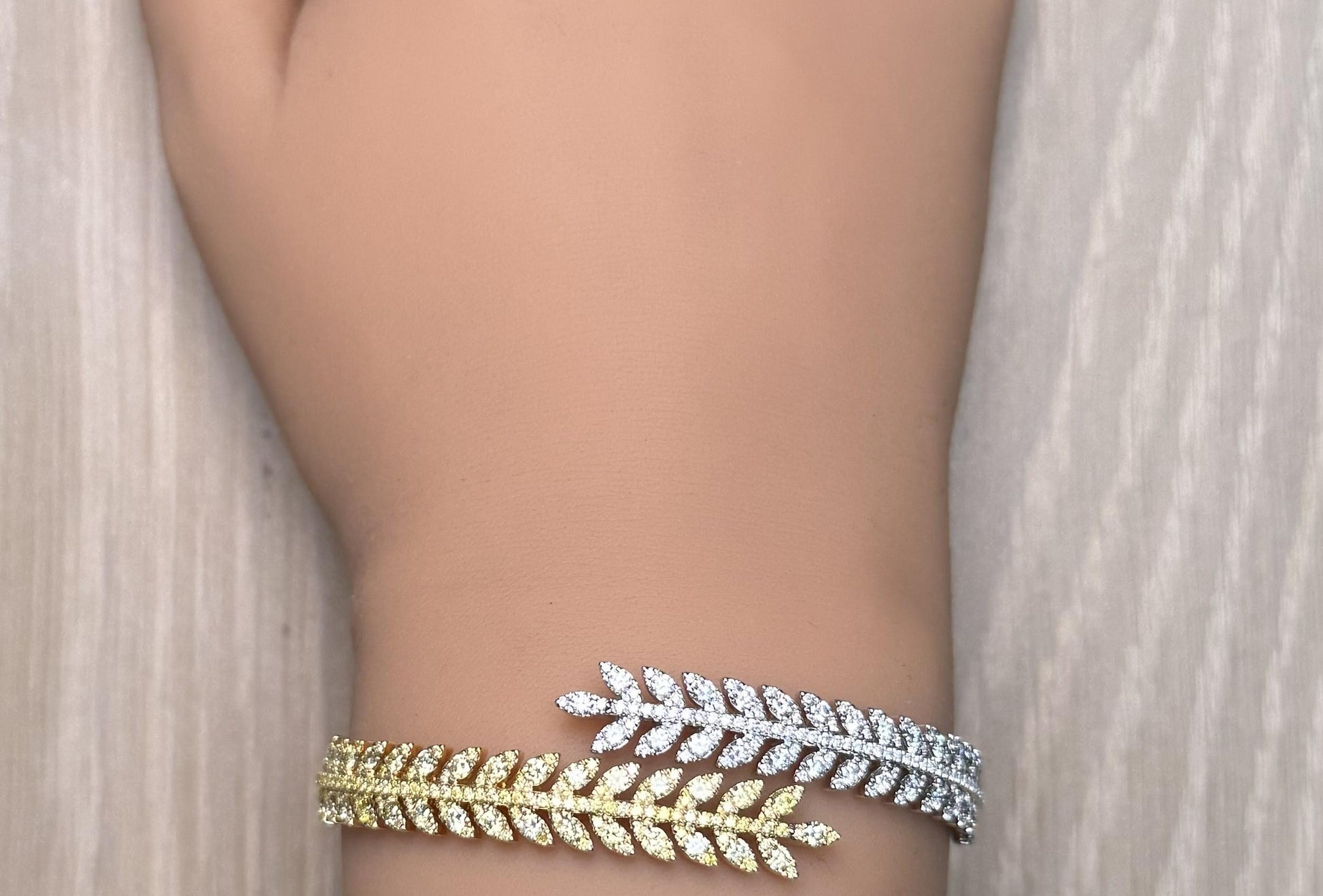 Natural Yellow Round Diamond 3.29 Carat TW Gold Cuff Bracelet