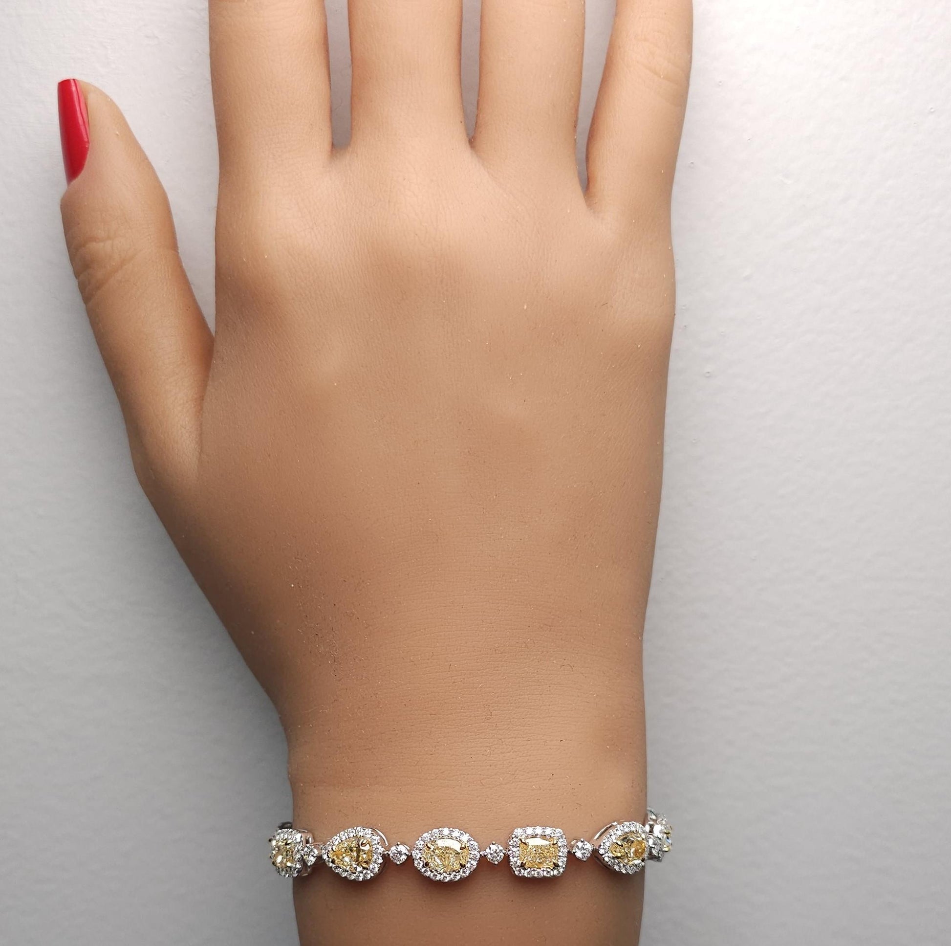 GIA Certified Natural Light Yellow Diamond 13.08 Carat TW Gold Tennis Bracelet