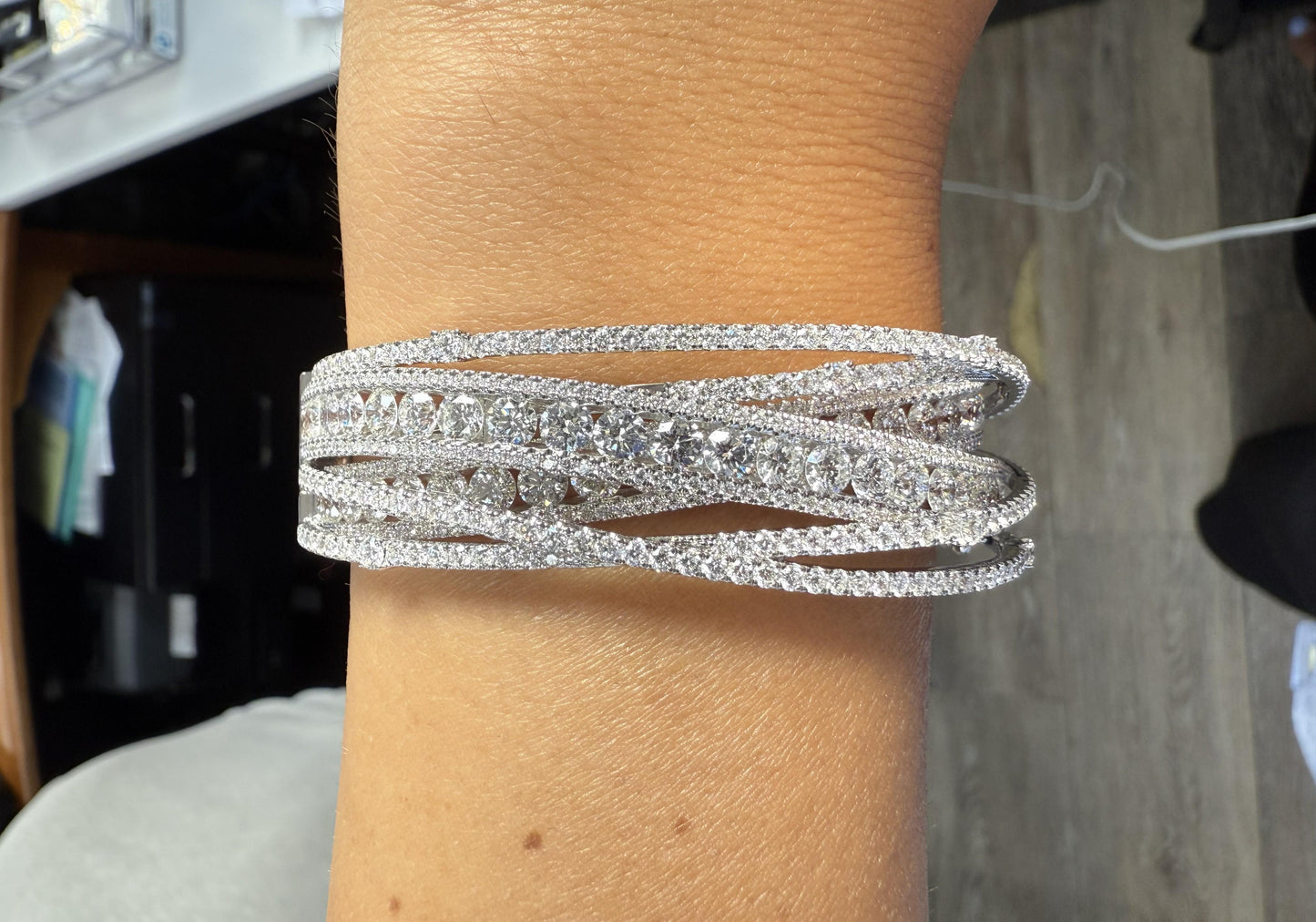 Natural White Round Diamond 13.16 Carat TW Gold Cuff Bracelet