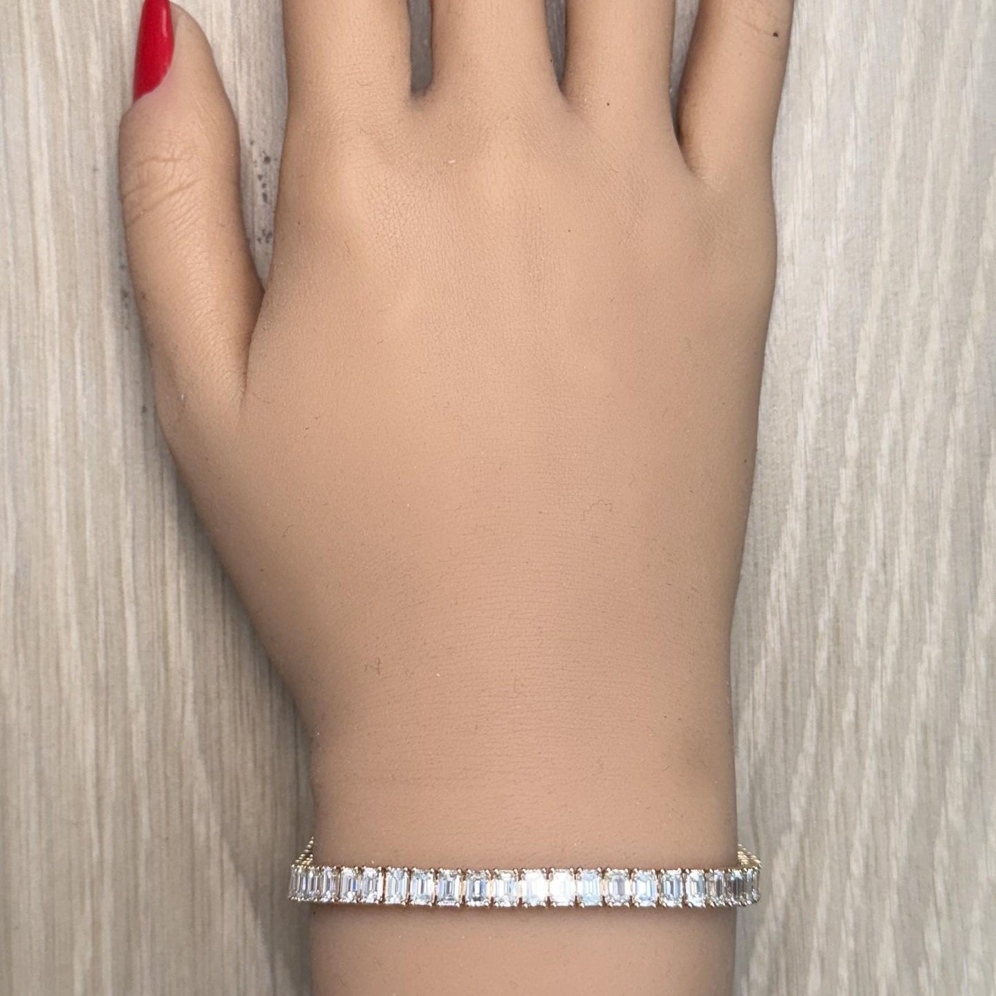 Natural White Emerald Diamond 11.10 Carat TW Gold Bracelet