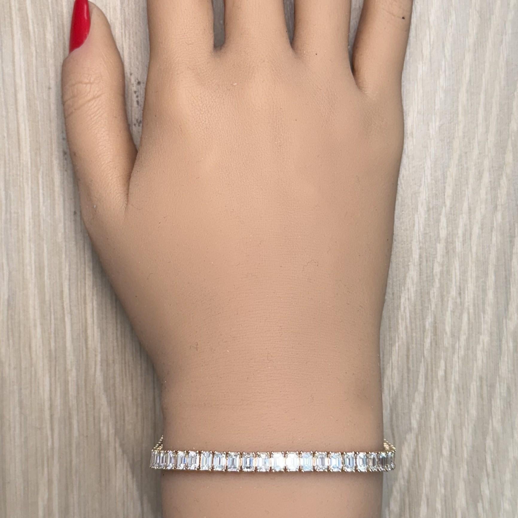 Natural White Emerald Diamond 11.10 Carat TW Gold Bracelet