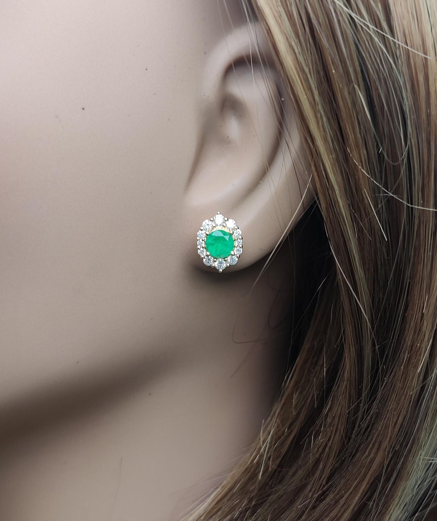 Natural Round Emerald and White Diamond 1.62 Carat TW Gold Stud Earrings