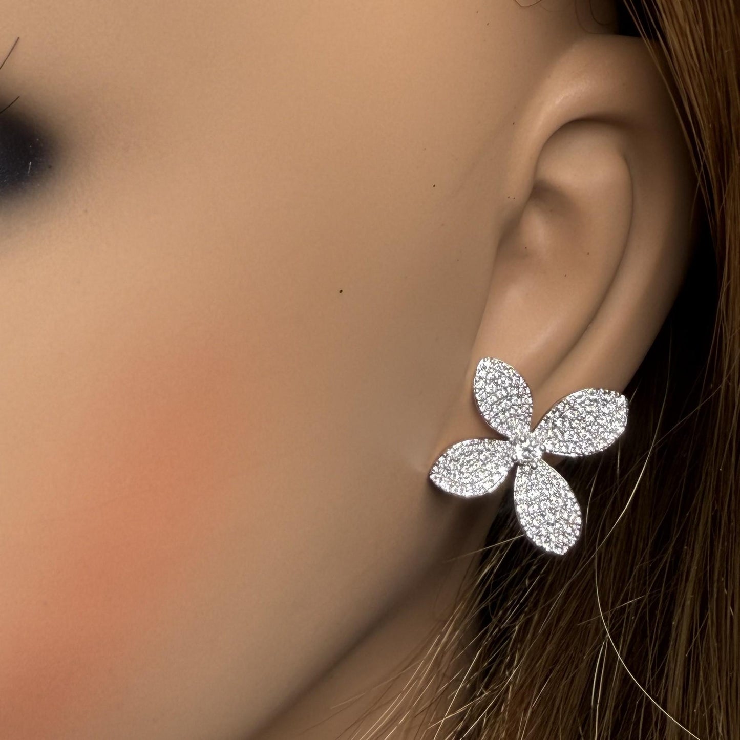 Natural White Round Diamond 0.98 Carat TW Gold Earrings