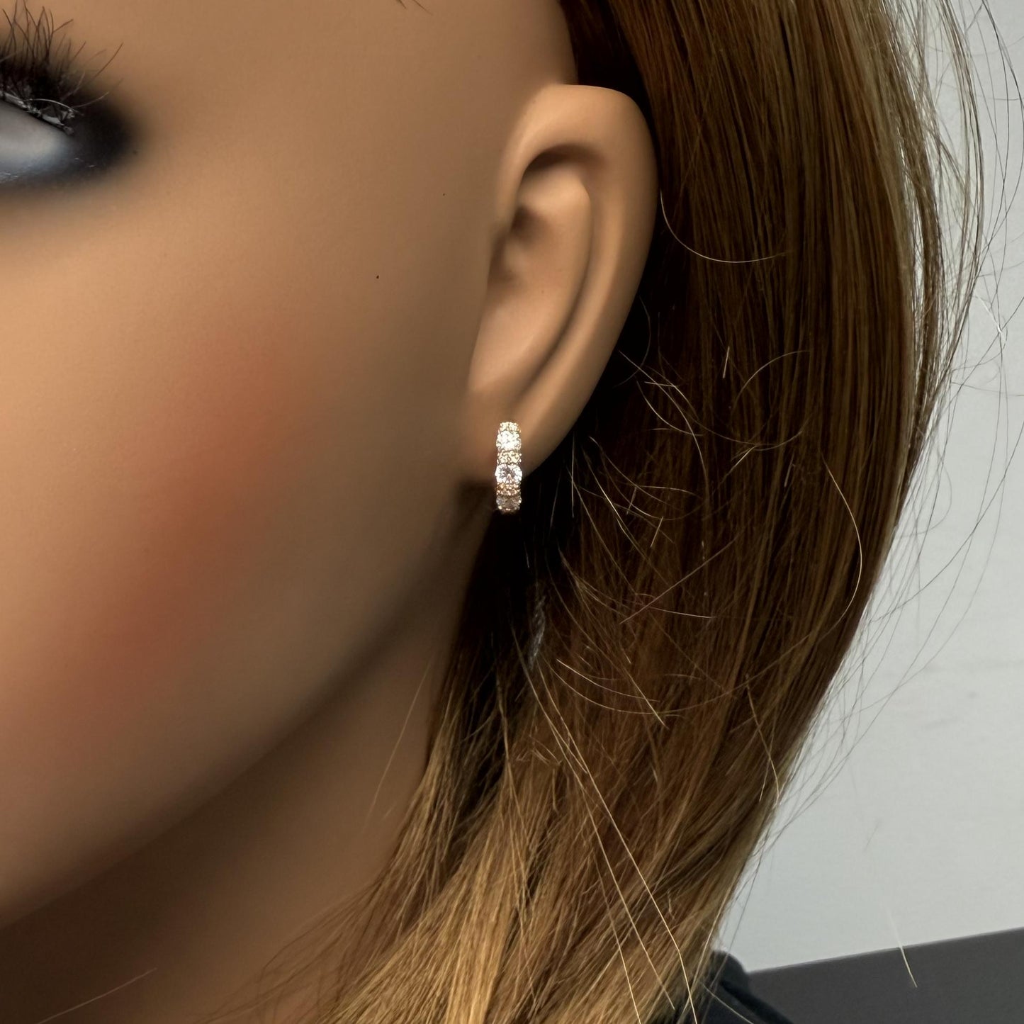 Natural White Round Diamond 0.85 Carat TW Gold Earrings