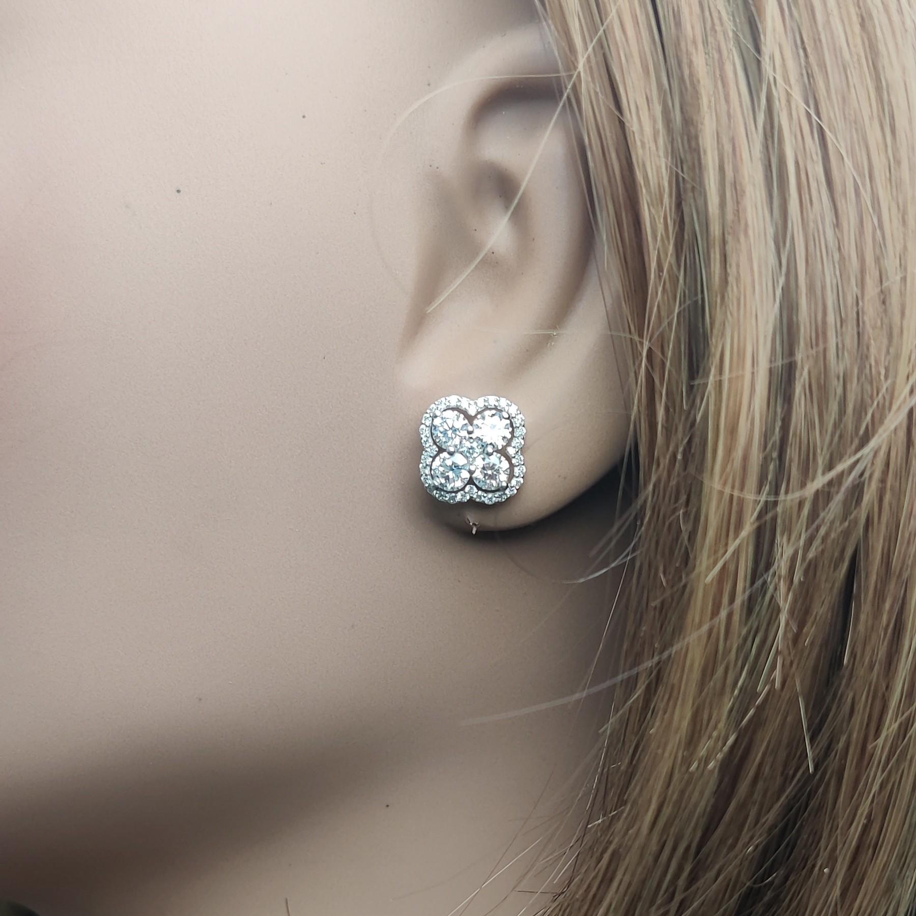 Natural White Round Diamond 1.65 Carat TW White Gold Stud Earrings