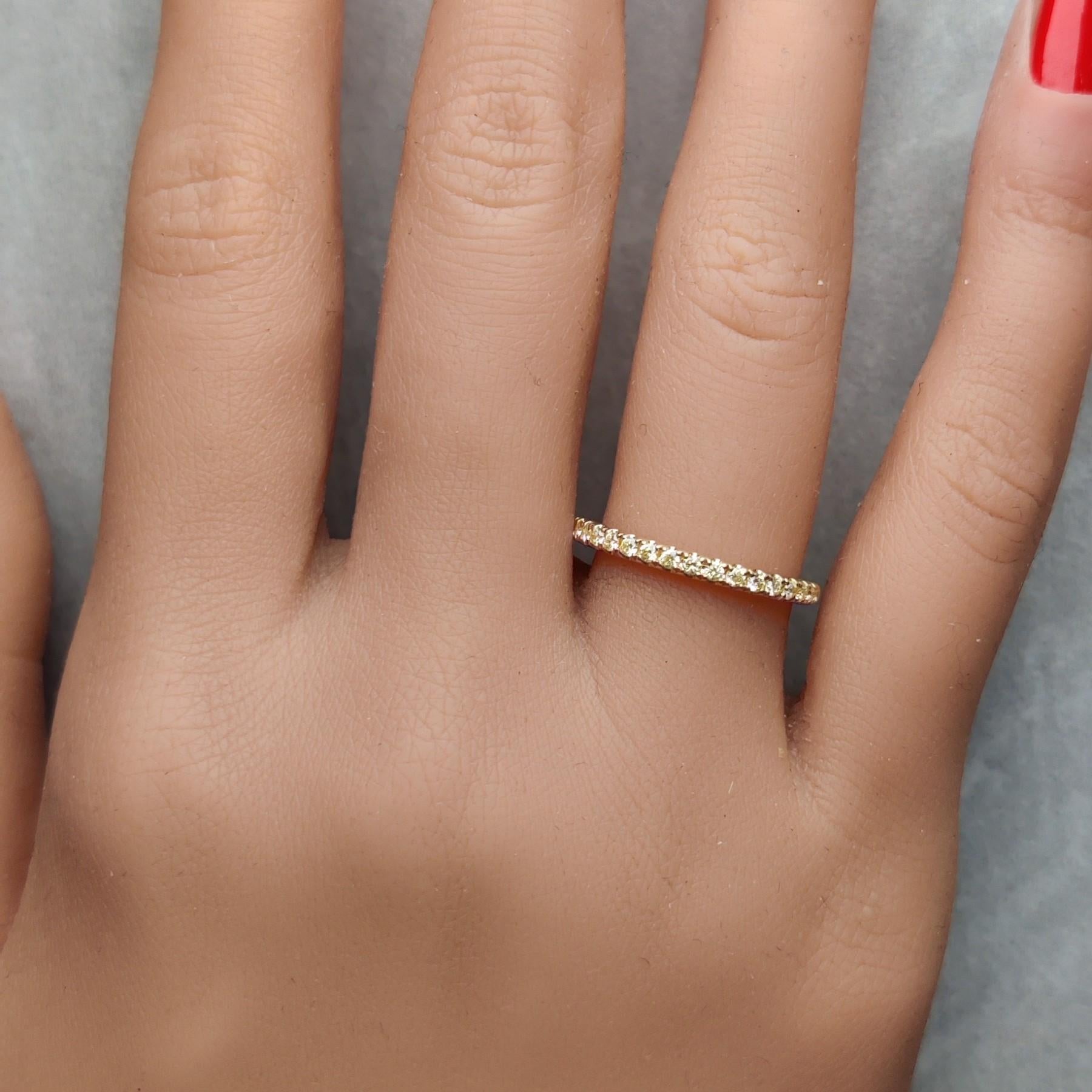 Natural Yellow Round Diamond 0.35 Carat TW Yellow Gold Wedding Band