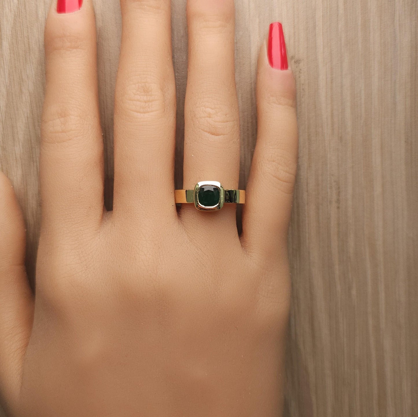 Natural Emerald 0.84 Carat TW Yellow Gold Cocktail Ring
