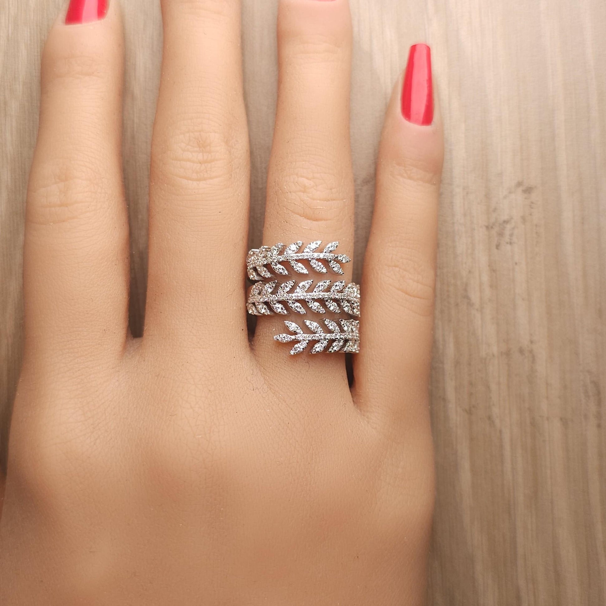Natural White Round Diamond 1.05 Carat TW White Gold Cocktail Ring