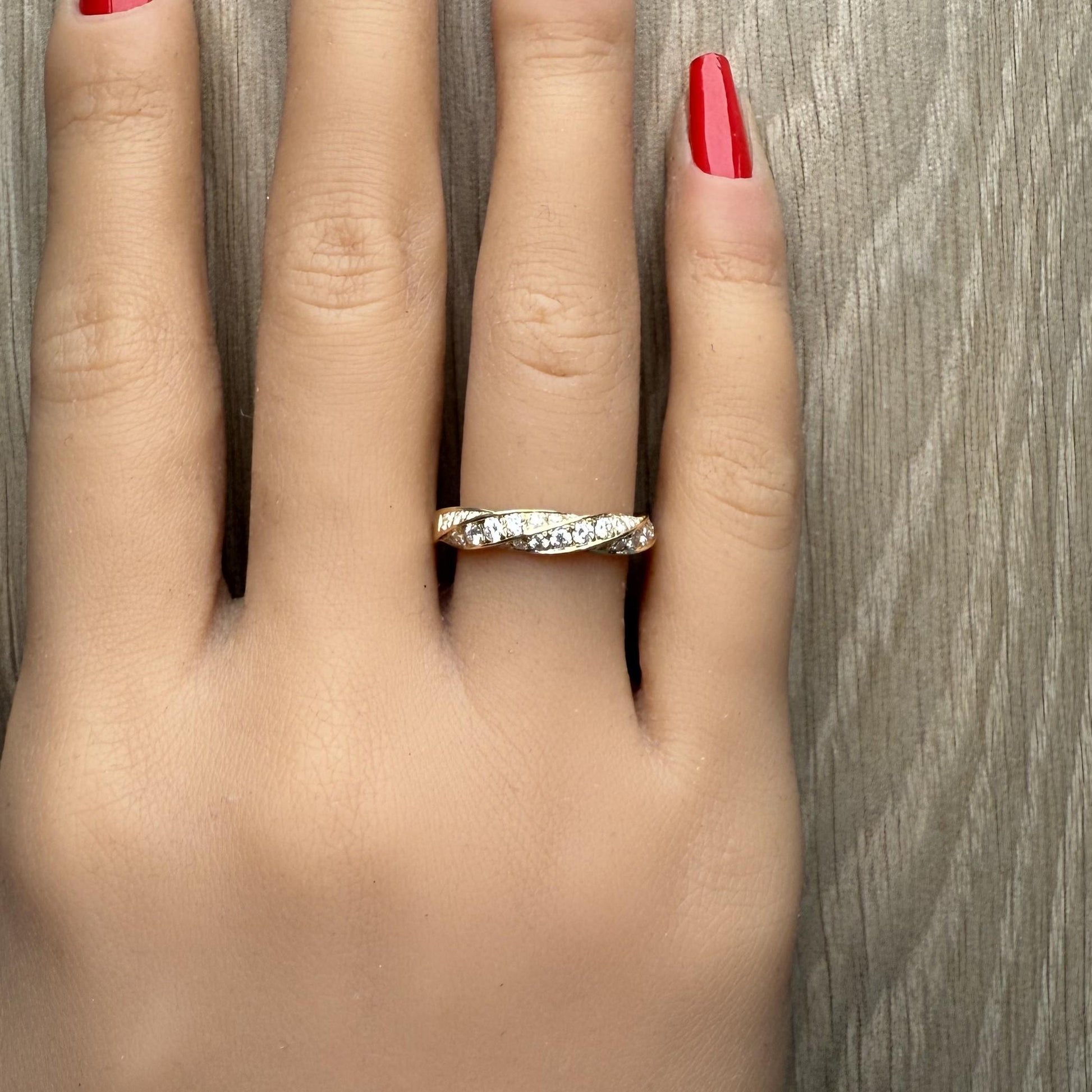 Natural White Round Diamond 0.66 Carat TW Gold Ring