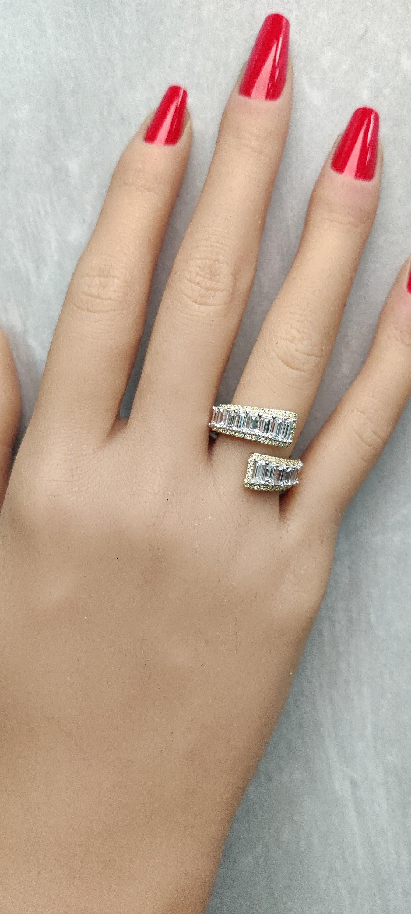 Natural White Baguette Diamond 2.70 Carat TW Yellow Gold Cocktail Band