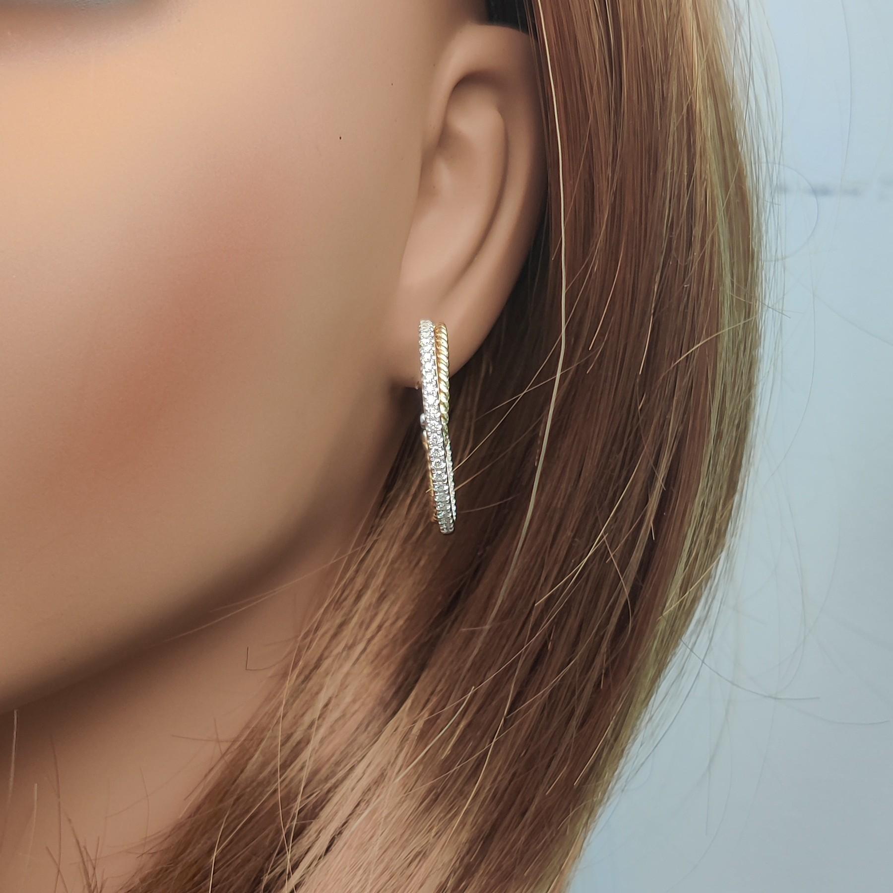 Natural White Round Diamond 0.78 Carat TW Gold Hoop Earrings