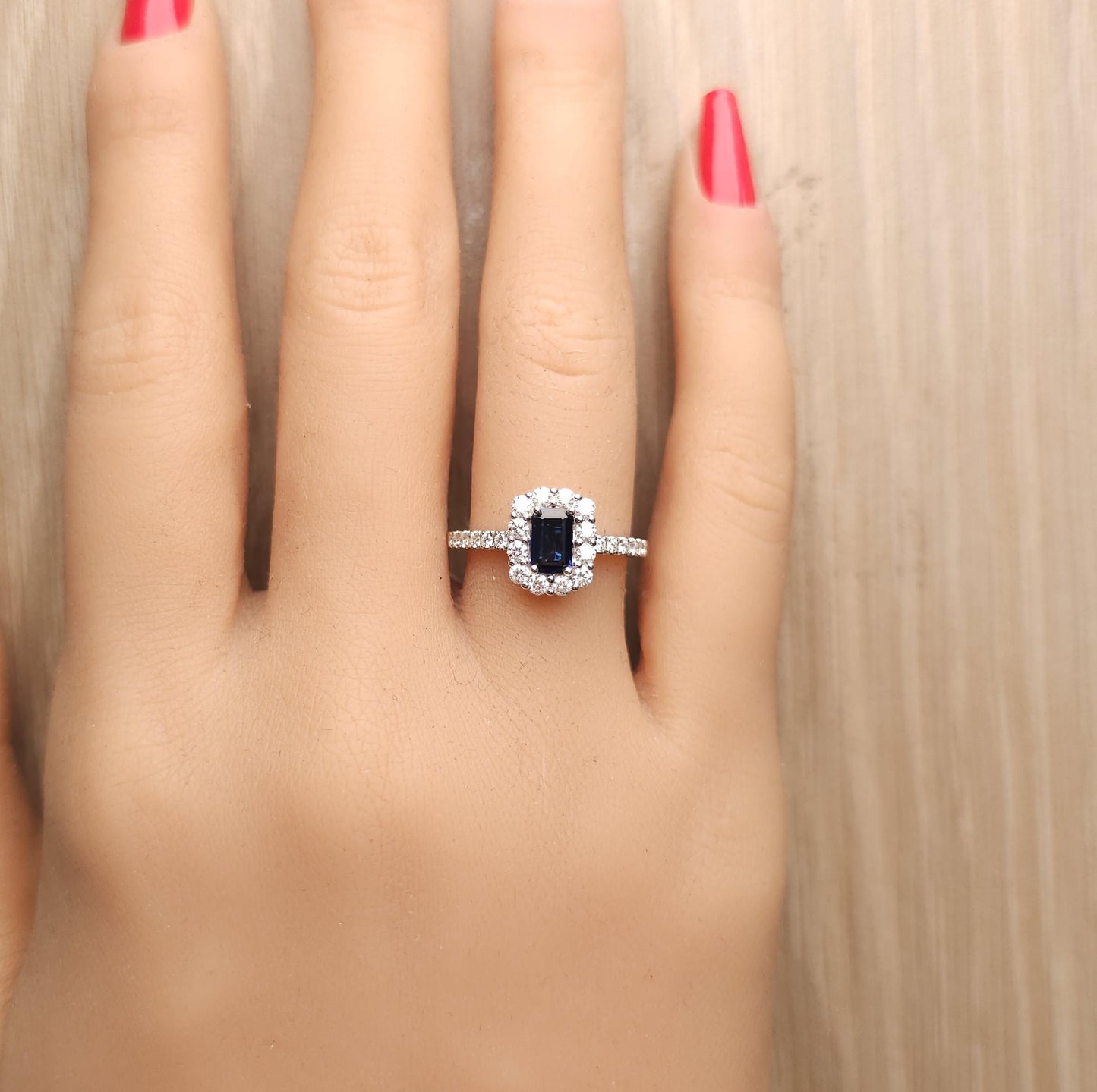 Natural Blue Emerald Sapphire and White Diamond 1.17 Carat TW Gold Cocktail Ring
