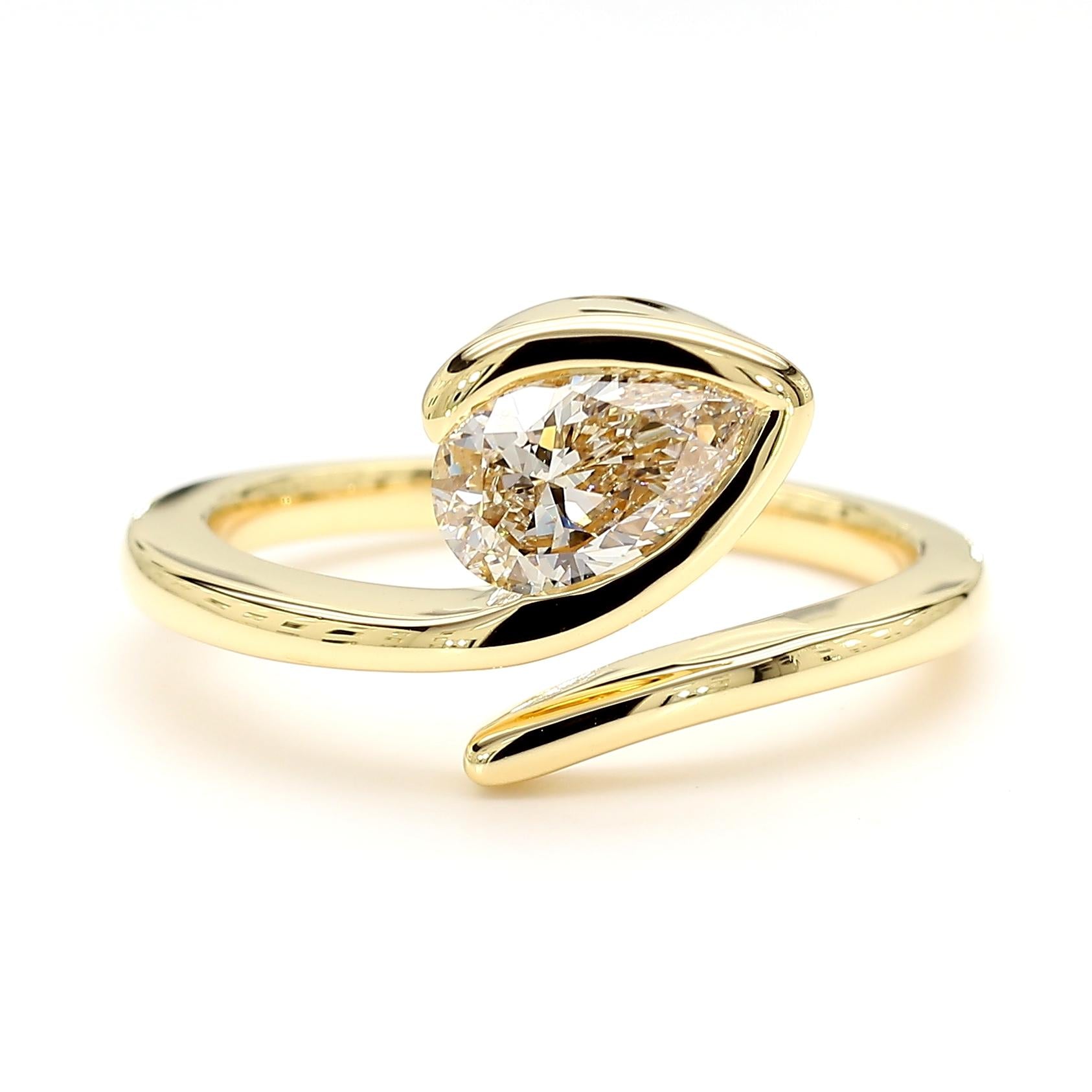 Natural White Pear Diamond 0.72 Carat TW Yellow Gold Cocktail Ring