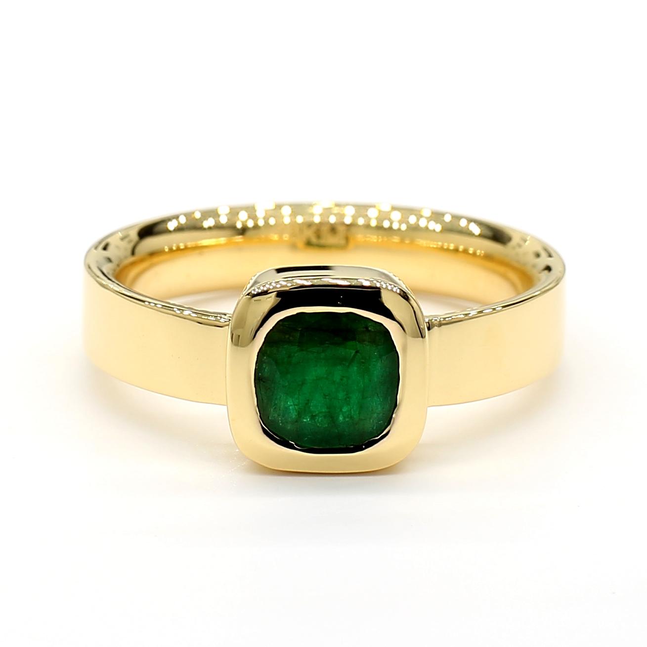 Natural Emerald 0.84 Carat TW Yellow Gold Cocktail Ring