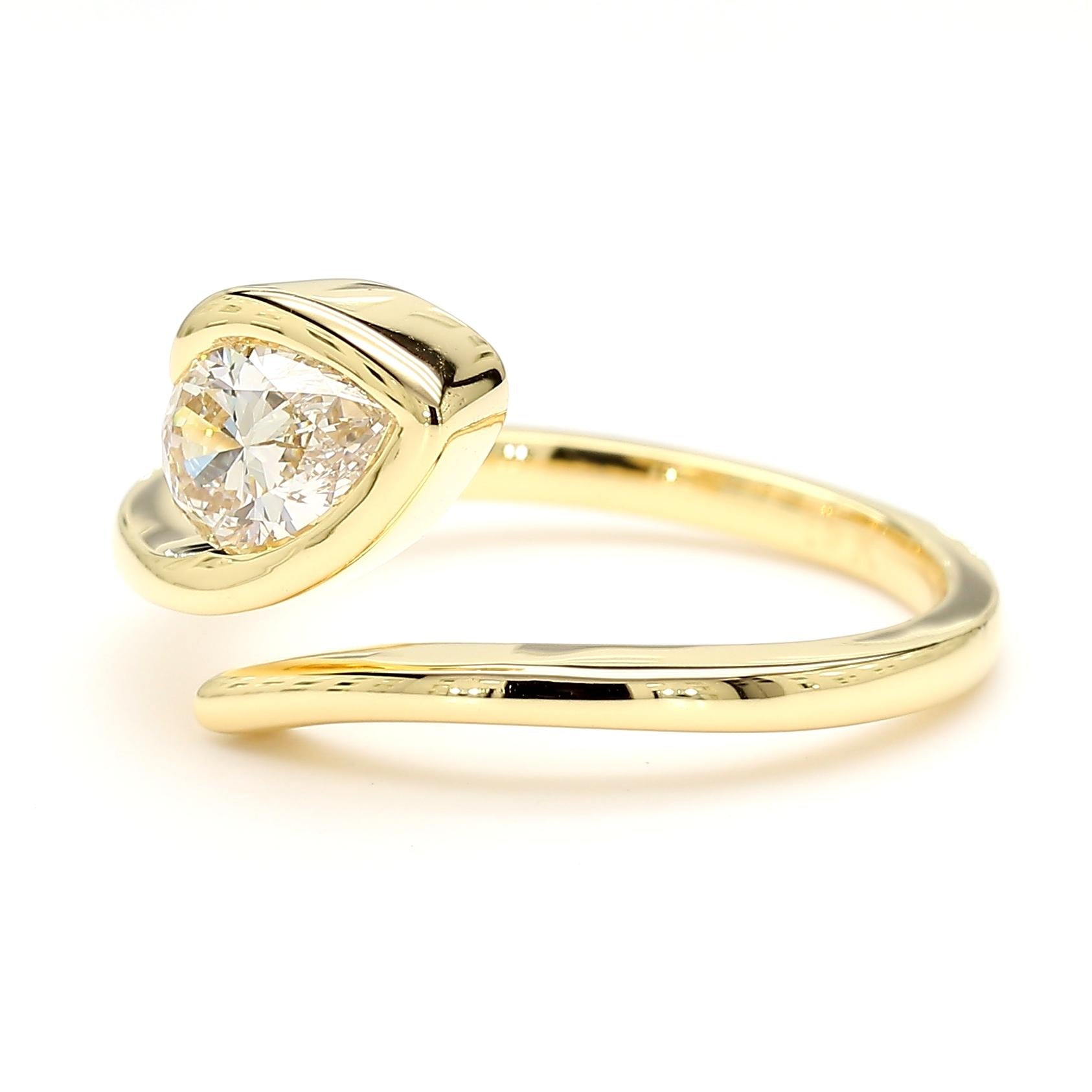 Natural White Pear Diamond 0.72 Carat TW Yellow Gold Cocktail Ring