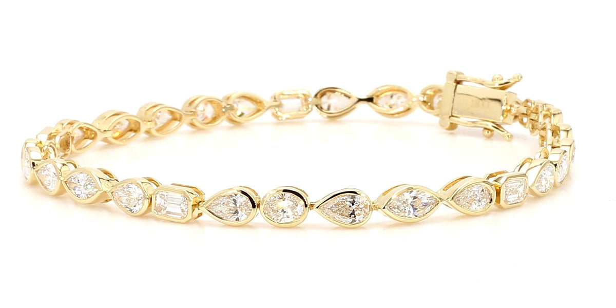 Natural White Emerald Diamond 5.66 Carat TW Gold Bracelet