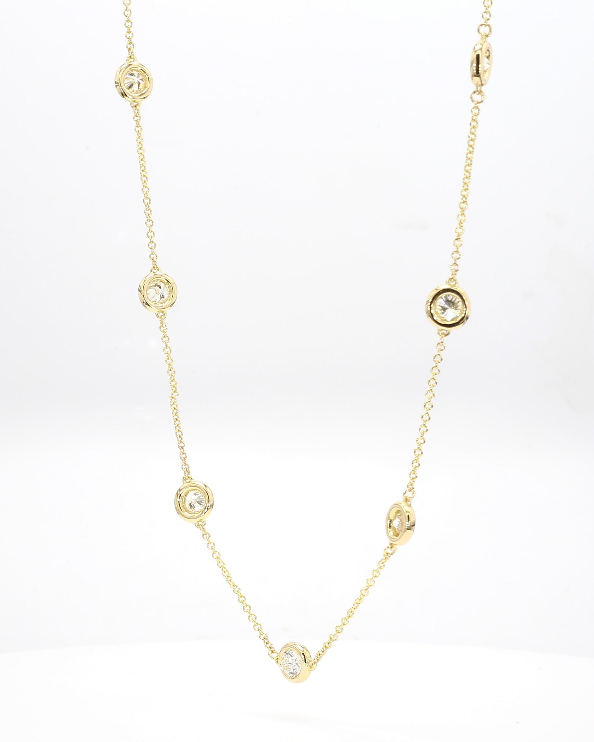 Natural White Round Diamond 2.67 Carat TW Yellow Gold Necklace