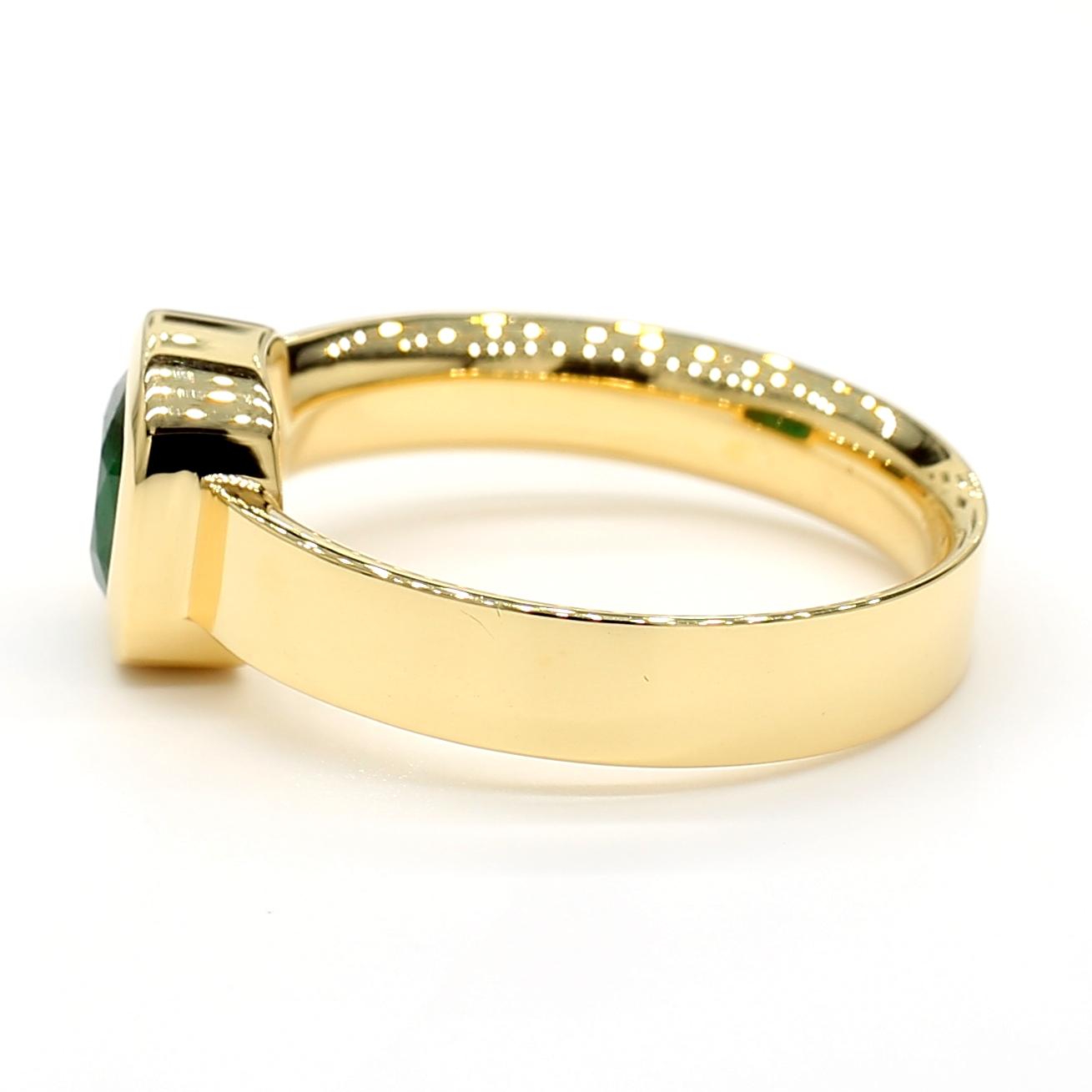 Natural Emerald 0.84 Carat TW Yellow Gold Cocktail Ring