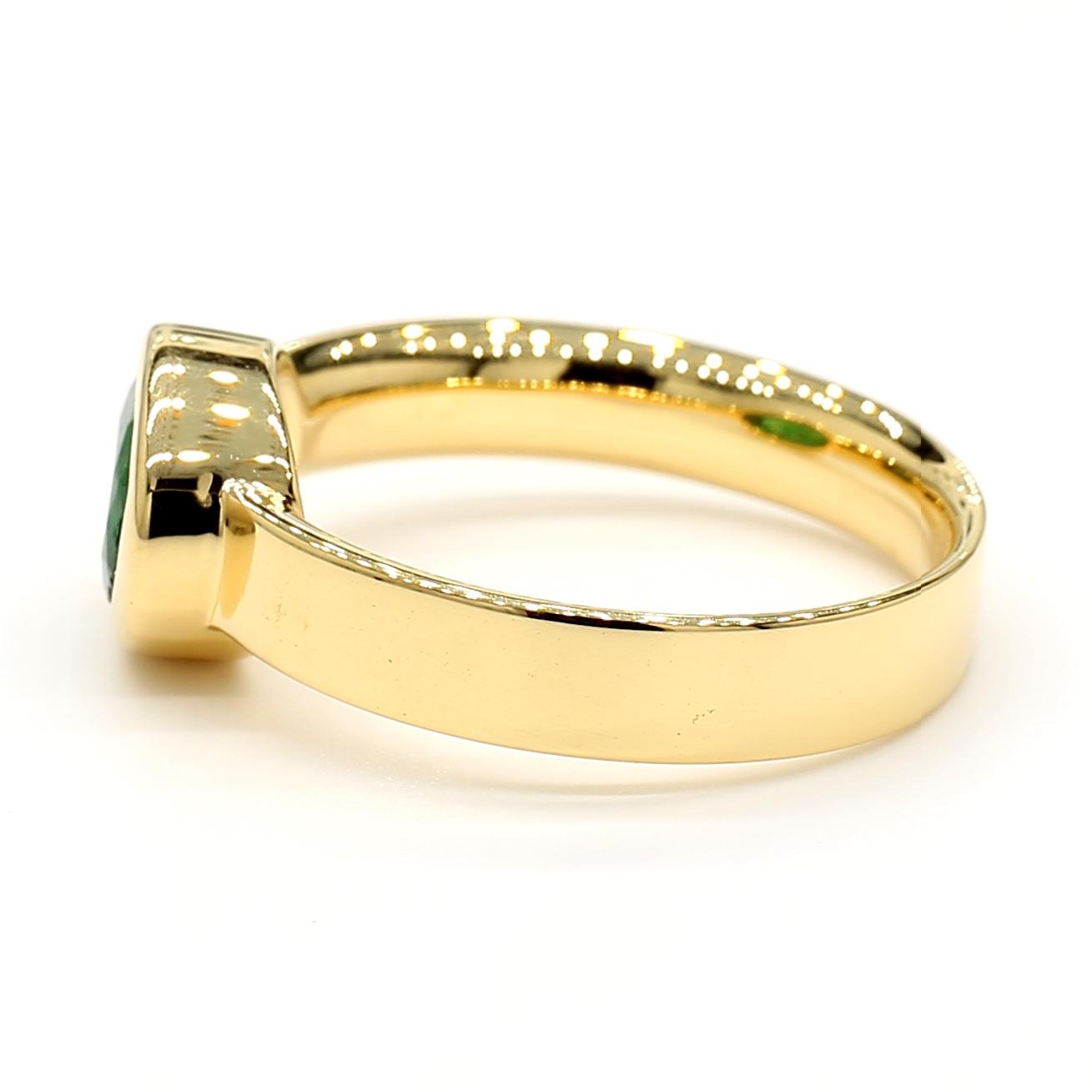 Natural Oval Emerald 1.01 Carat TW Yellow Gold Cocktail Ring