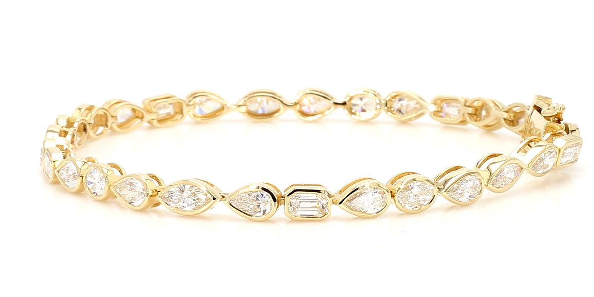 Natural White Emerald Diamond 5.66 Carat TW Gold Bracelet