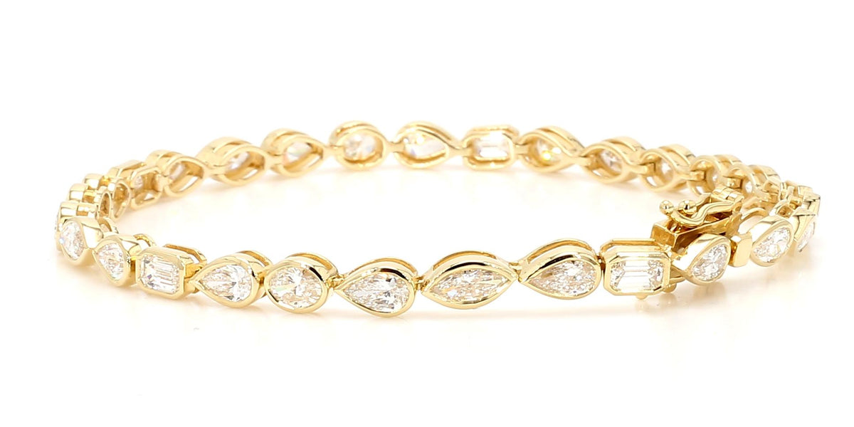 Natural White Emerald Diamond 5.66 Carat TW Gold Bracelet