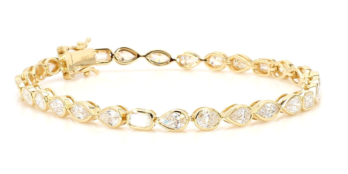 Natural White Emerald Diamond 5.66 Carat TW Gold Bracelet