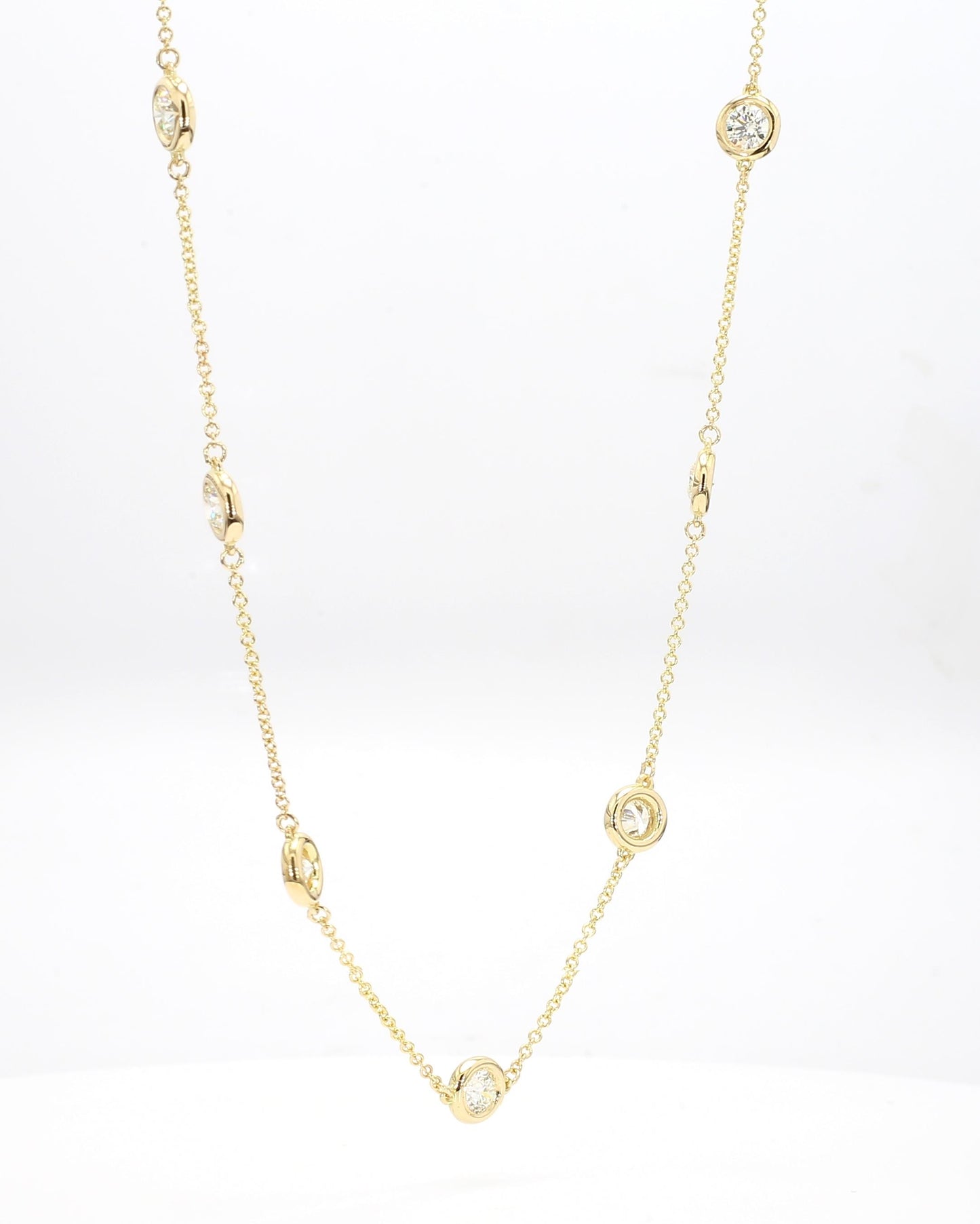 Natural White Round Diamond 2.67 Carat TW Yellow Gold Necklace