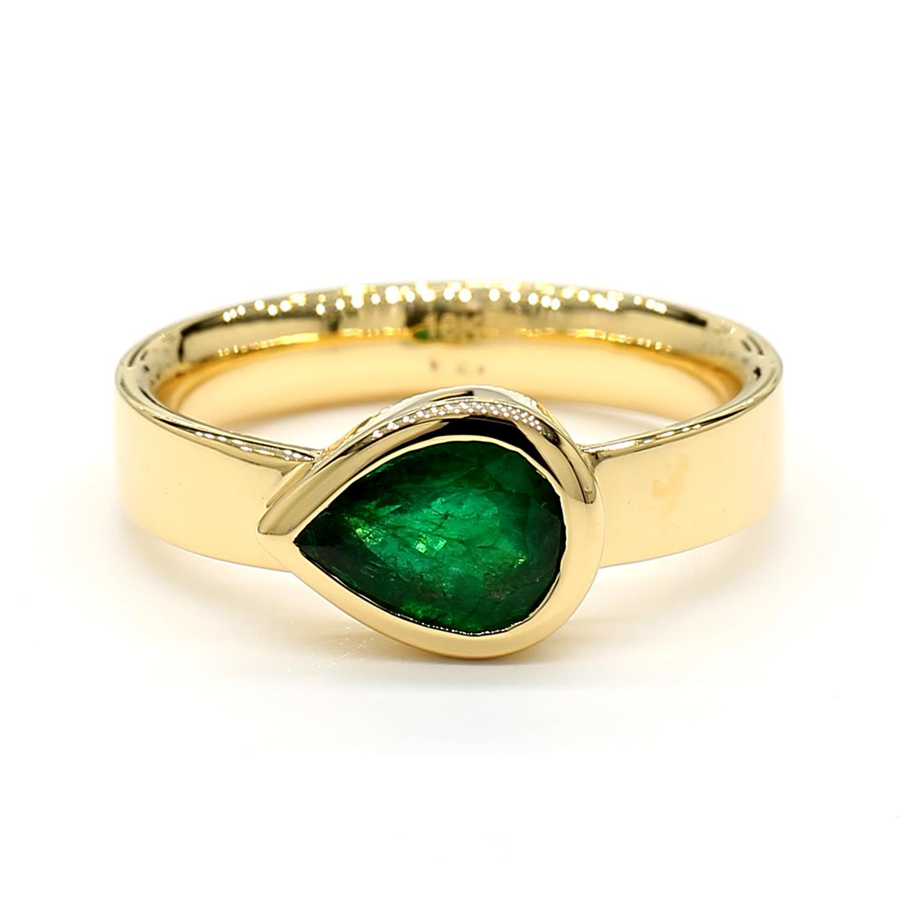 Natural Pear Emerald 1.25 Carat TW Yellow Gold Cocktail Ring